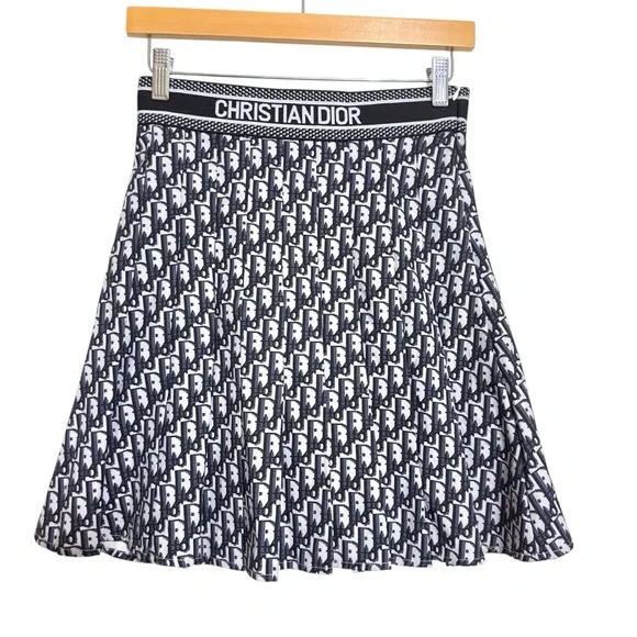 Sz L Pleated “Christian Dior” Skirt - Picture 1 of 10